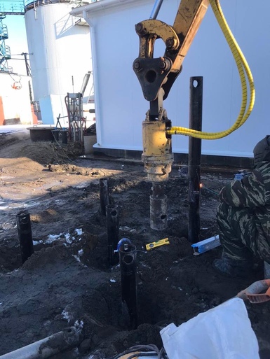 Винтовые сваи фото работ Монтаж винтовых фундаментов Нефтебаза Северодвинск